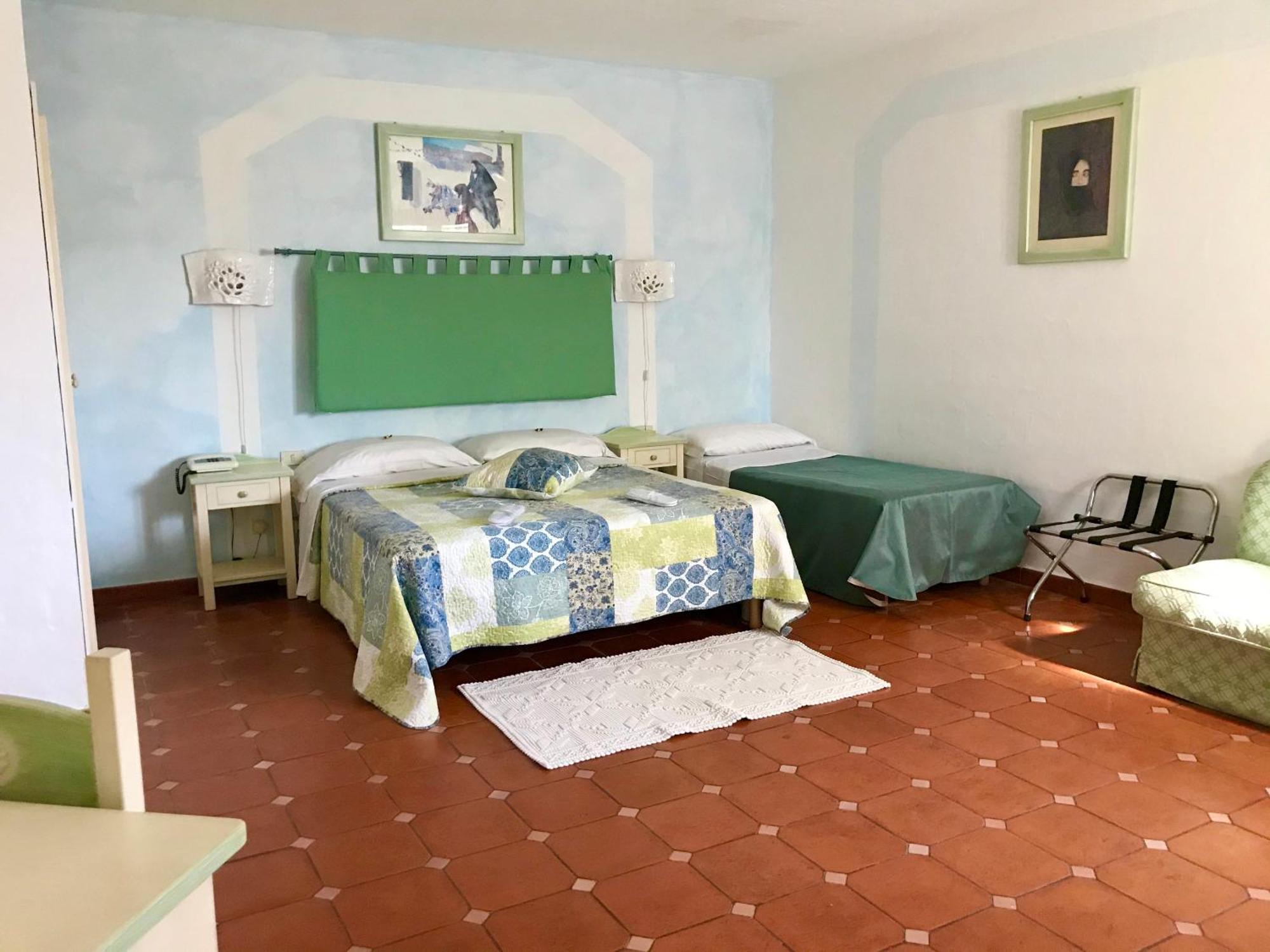Hotel Stefania Boutique Hotel By The Beach Olbia Room photo